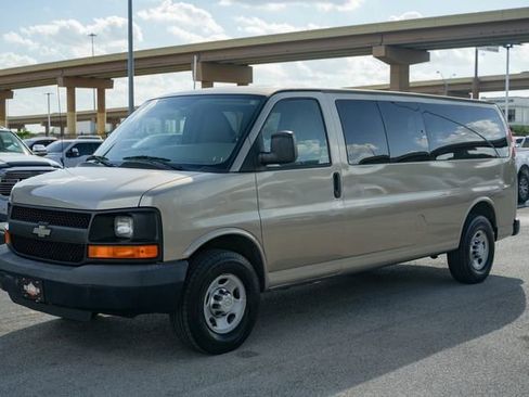 Used 2013 Chevrolet Express 3500 LS image 15