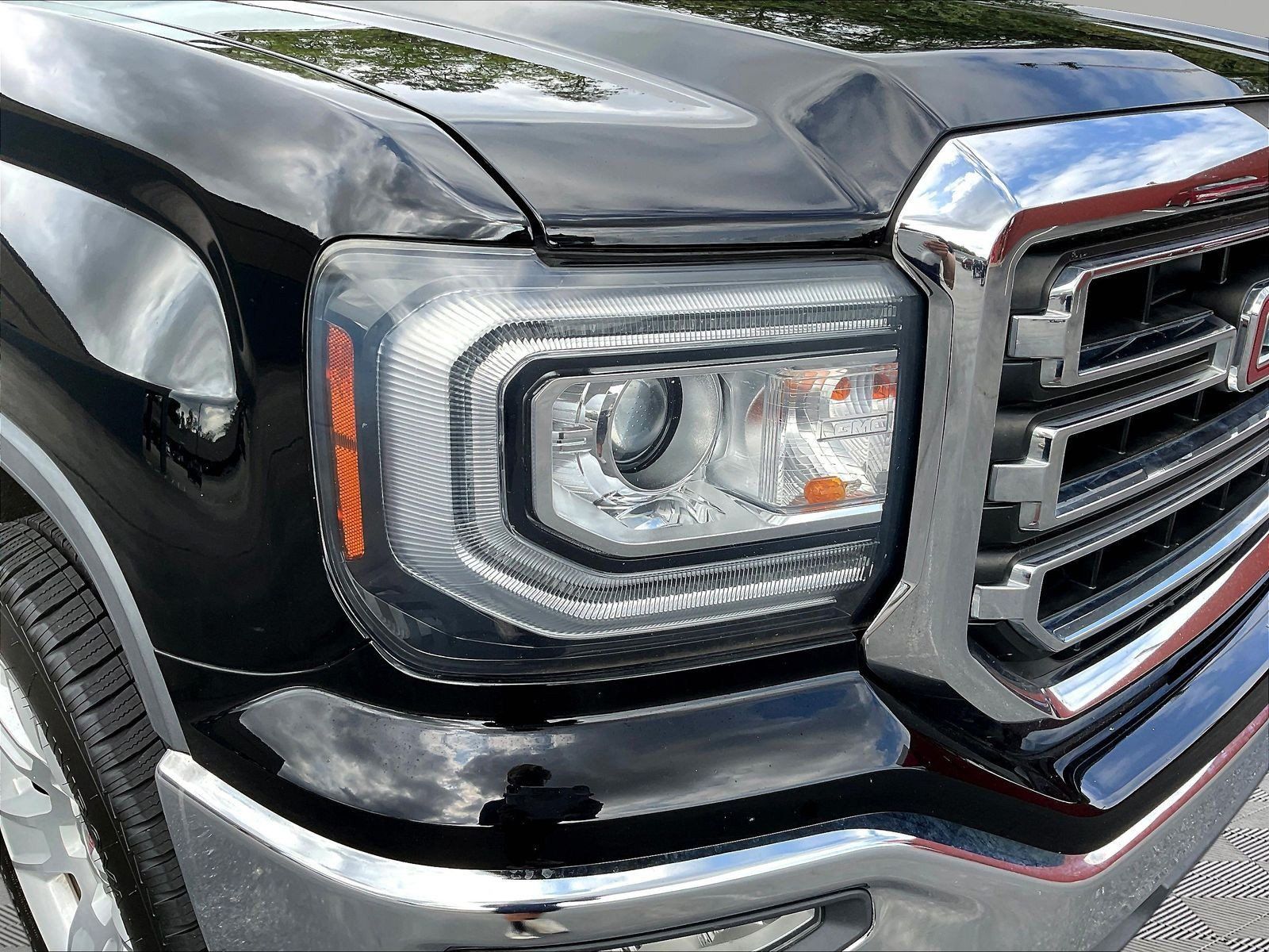 Used 2018 GMC Sierra 1500 SLE w/ SLE Value Package AWD/4WD image 30