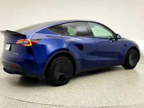Used 2024 Tesla Model Y Long Range AWD/4WD image 5