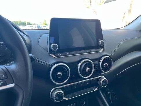 Used 2025 Nissan Sentra SV image 17