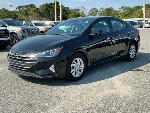 Used 2020 Hyundai Elantra SE image 1