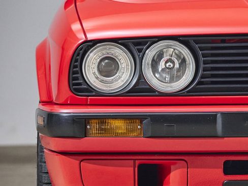 Used 1991 BMW 318iS Coupe RWD image 12