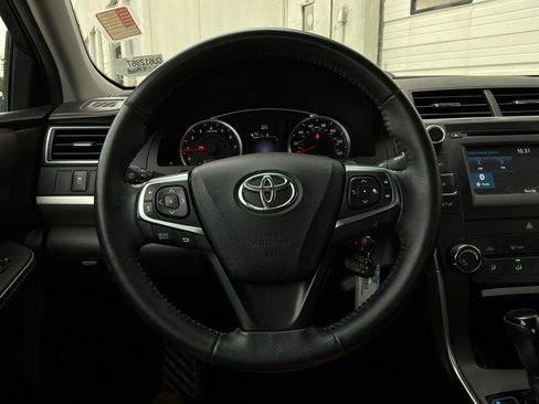 Used 2016 Toyota Camry SE FWD image 29