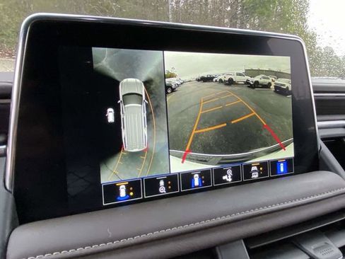 Used 2023 GMC Yukon SLT w/ SLT Luxury Package image 29