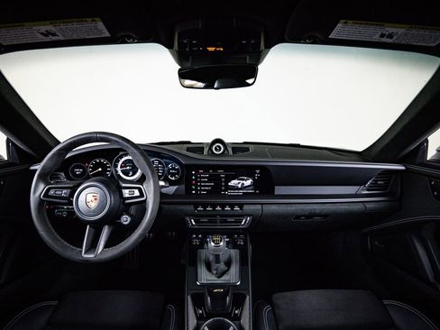Certified 2022 Porsche 911 GT3 RWD image 23