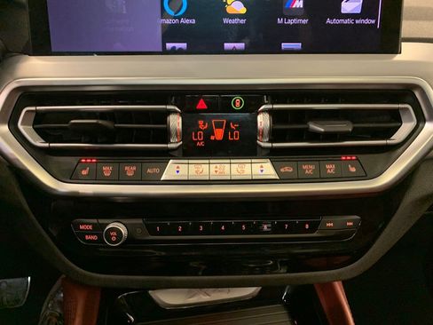 Used 2023 BMW X4 xDrive30i w/ M Sport Package AWD/4WD image 45