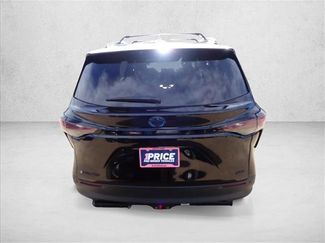 Used 2025 Toyota Sienna XLE Woodland Edition AWD/4WD video 3