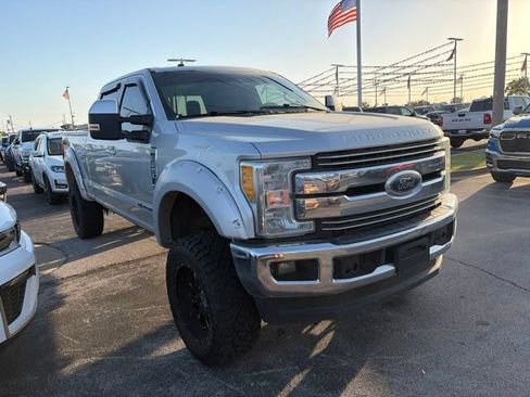 Used 2017 Ford F250 Lariat w/ Lariat Ultimate Package AWD/4WD image 1