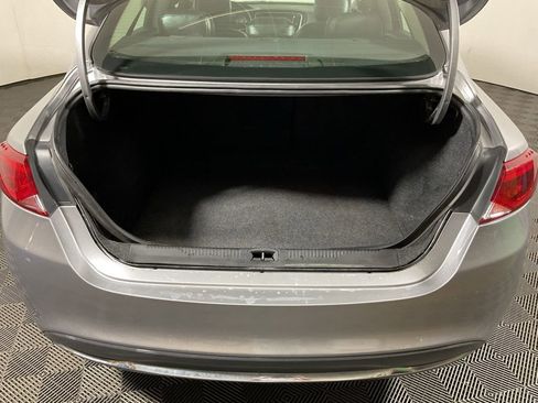 Used 2017 Chrysler 200 Limited Platinum image 16