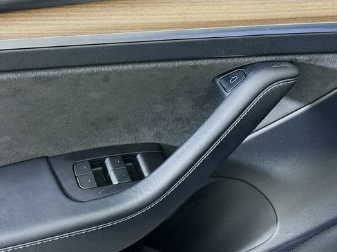 Used 2021 Tesla Model 3 Performance image 15