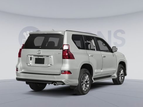 Used 2017 Lexus GX 460 AWD/4WD image 2
