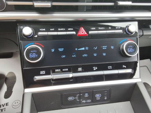 Used 2026 Hyundai Santa Fe SEL AWD/4WD image 17