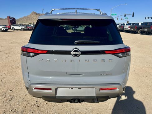 Used 2025 Nissan Pathfinder Platinum w/ Cargo Package FWD image 4