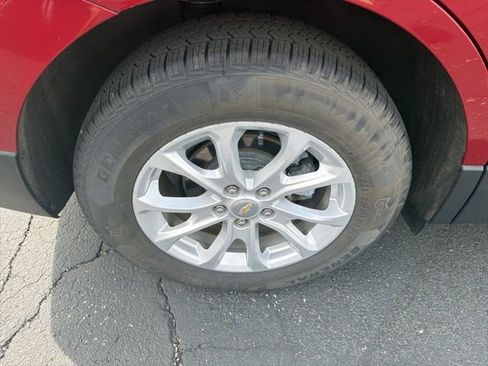 Used 2020 Chevrolet Equinox LT w/ Driver Convenience Package image 8