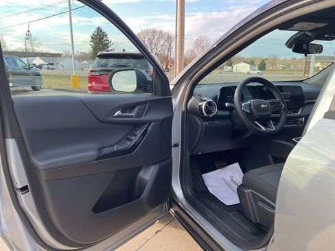 New 2026 Chevrolet Equinox LT image 9