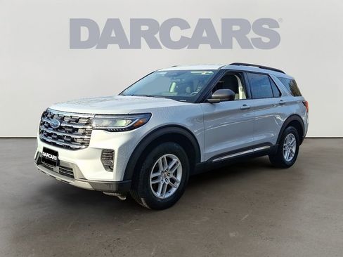 Used 2025 Ford Explorer Active image 3