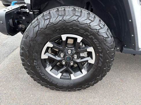 Used 2024 Jeep Wrangler Unlimited Rubicon 4xe AWD/4WD image 31