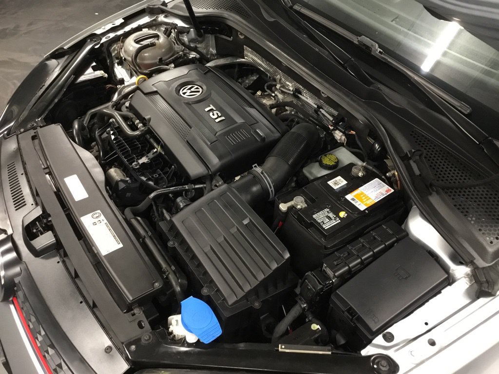 Used 2017 Volkswagen GTI SE FWD image 49