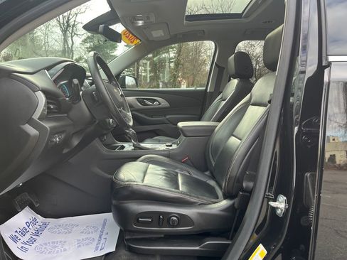 Used 2020 Chevrolet Traverse LT w/ LT Premium Package image 19