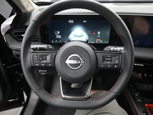 New 2026 Nissan Kicks SR image 14