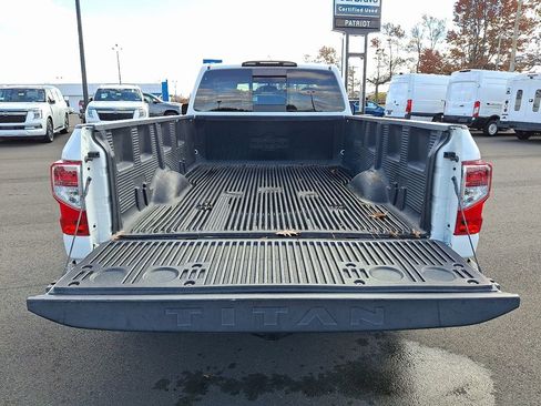 Used 2017 Nissan Titan S image 29