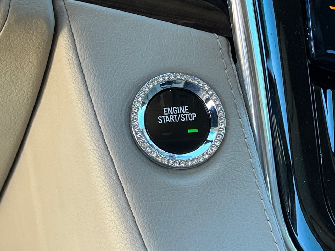 Used 2017 Cadillac Escalade Luxury AWD/4WD image 22