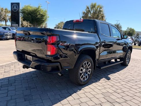 Used 2024 Chevrolet Colorado Z71 w/ Z71 Convenience Package 2 AWD/4WD image 9