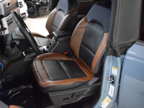 Used 2023 Ford Bronco Outer Banks image 41