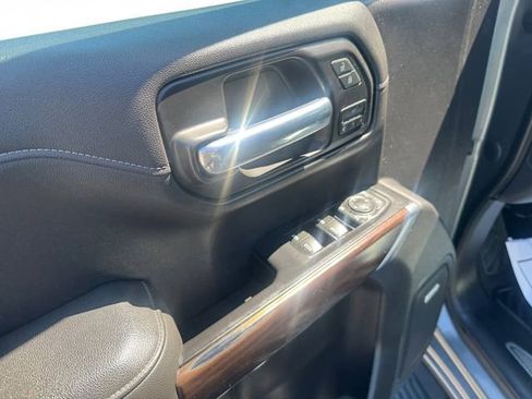 Used 2020 GMC Sierra 1500 SLT w/ SLT Premium Package AWD/4WD image 11