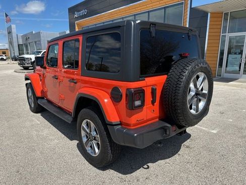Used 2019 Jeep Wrangler Unlimited Sahara w/ Cold Weather Group AWD/4WD image 9