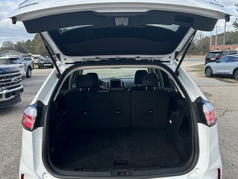 Used 2024 Ford Edge SEL image 5