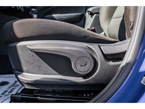 Used 2024 Hyundai Venue SE image 9