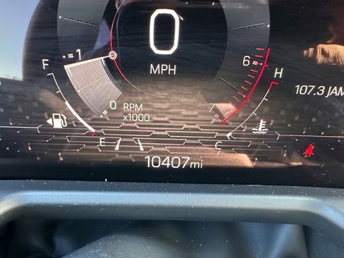 Used 2025 GMC Acadia Elevation image 22