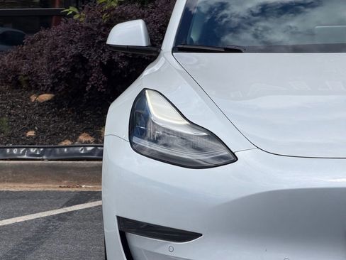 Used 2020 Tesla Model 3 Standard Range Plus RWD image 4