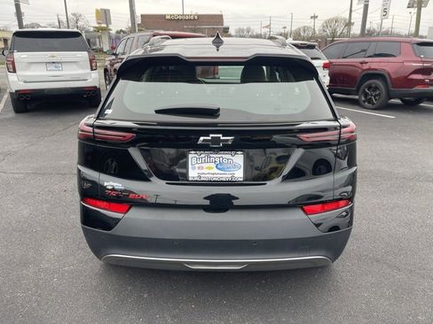 Used 2023 Chevrolet Bolt EUV LT w/ Convenience Package image 5