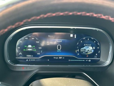 Used 2023 Chevrolet Suburban RST image 11