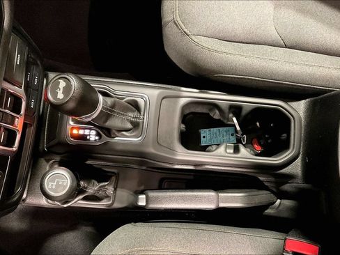 Used 2024 Jeep Wrangler Unlimited Sport AWD/4WD image 17