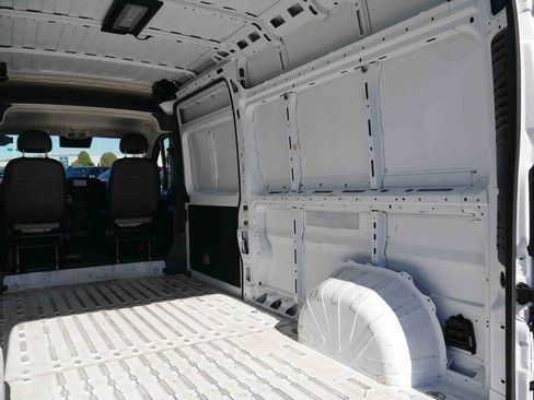 Used 2025 RAM ProMaster 2500 w/ Convenience Group FWD image 15
