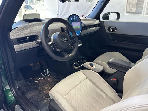 Certified 2025 MINI Cooper S image 9