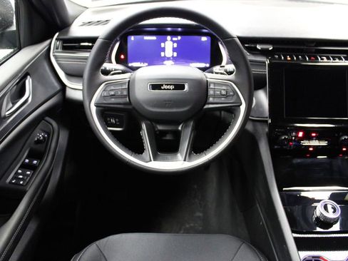 New 2026 Jeep Grand Cherokee Laredo image 12