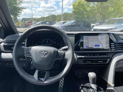 Used 2026 Toyota Camry SE w/ Convenience Package FWD image 13
