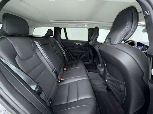 Used 2025 Volvo V60 B5 Cross Country Plus AWD/4WD image 7
