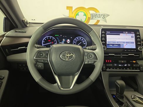 Used 2019 Toyota Avalon Limited image 14
