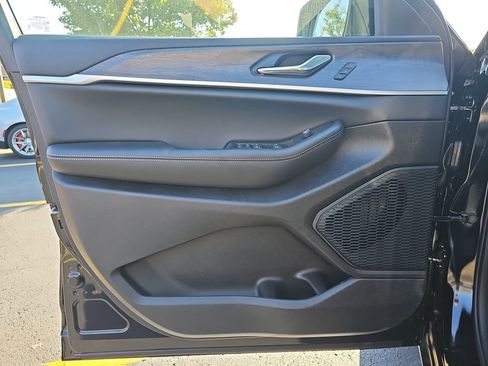 New 2025 Jeep Grand Cherokee Limited w/ Black Appearance Package image 27