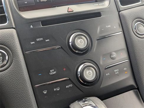 Used 2015 Ford Taurus Limited image 15