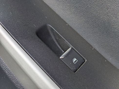 Certified 2022 Ford Explorer Limited w/ Equipment Group 301A image 40