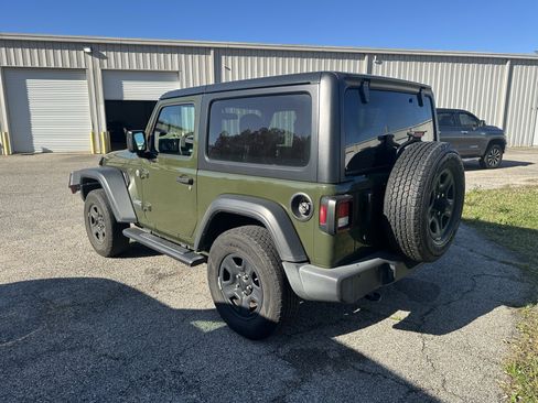 Used 2020 Jeep Wrangler Sport image 5