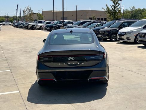 Used 2025 Hyundai Sonata SEL FWD image 10