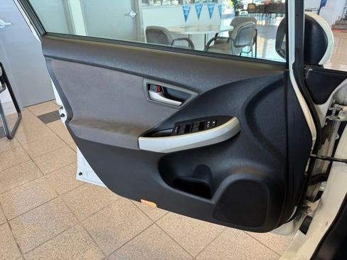 Used 2013 Toyota Prius Two image 18