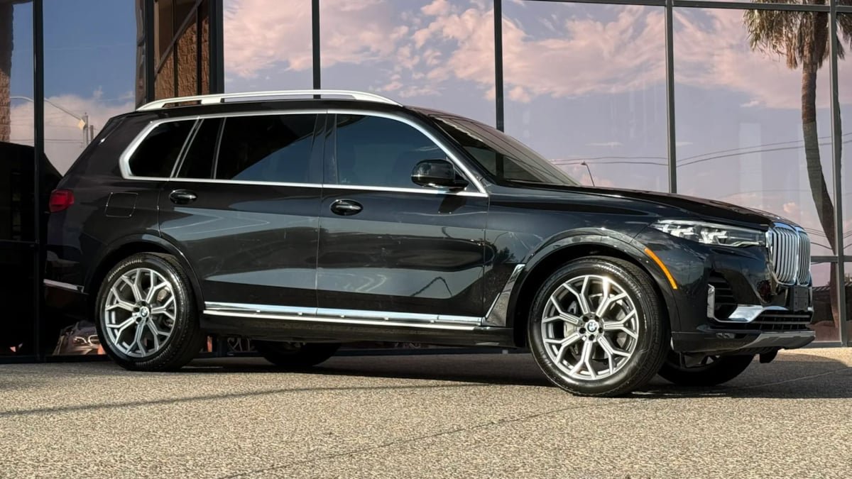 Used 2020 BMW X7 xDrive40i w/ Cold Weather Package AWD/4WD image 16